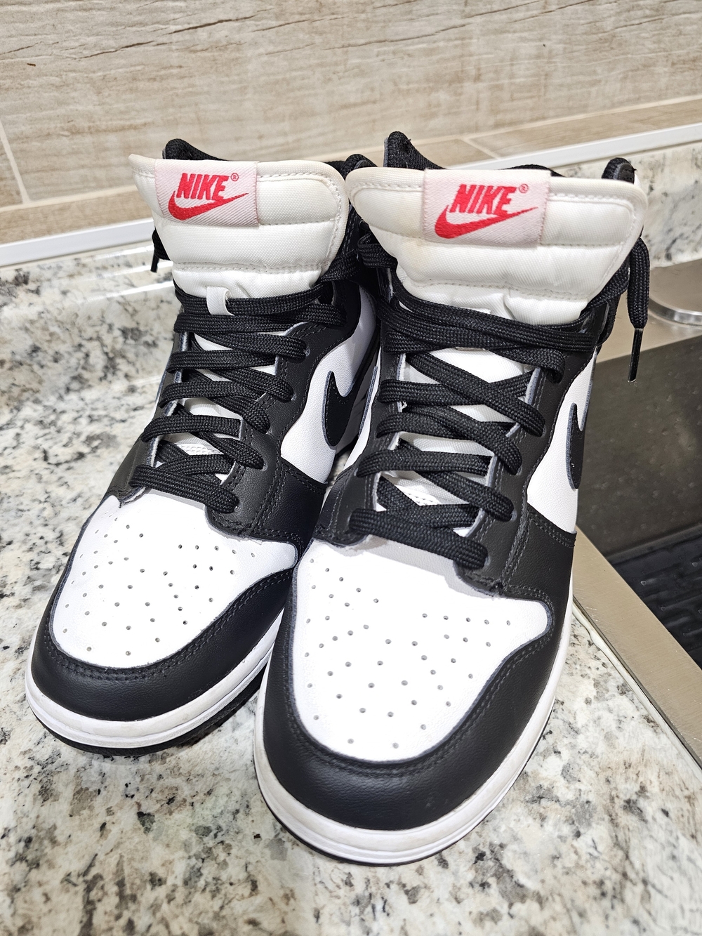Nike Dunk High Black/White Colorblock High Top Lace-Up Sneaker DD1869-103 2023